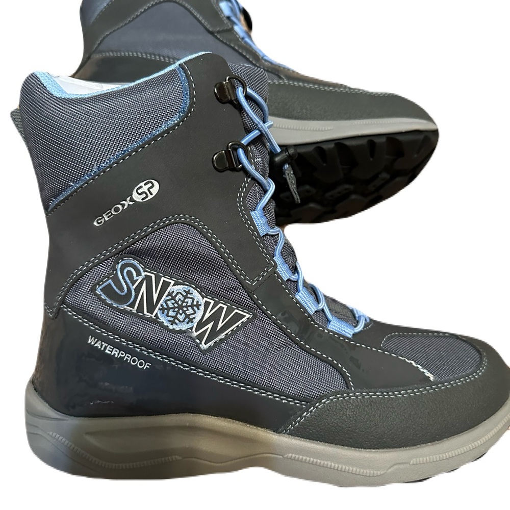 Boots Geox size 4
